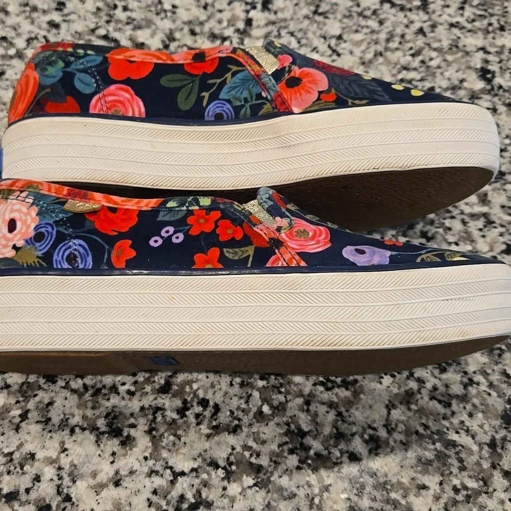 KEDS X RIFLE PAPER CO. TRIPLE DECKER VINTAGE BLOSSOM VELVET SNEAKERS. SIZE 6.